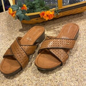 Rockport AdiPrene by Adidas Brown Sandals 7.5 With FLAWS Loose Threads etc.